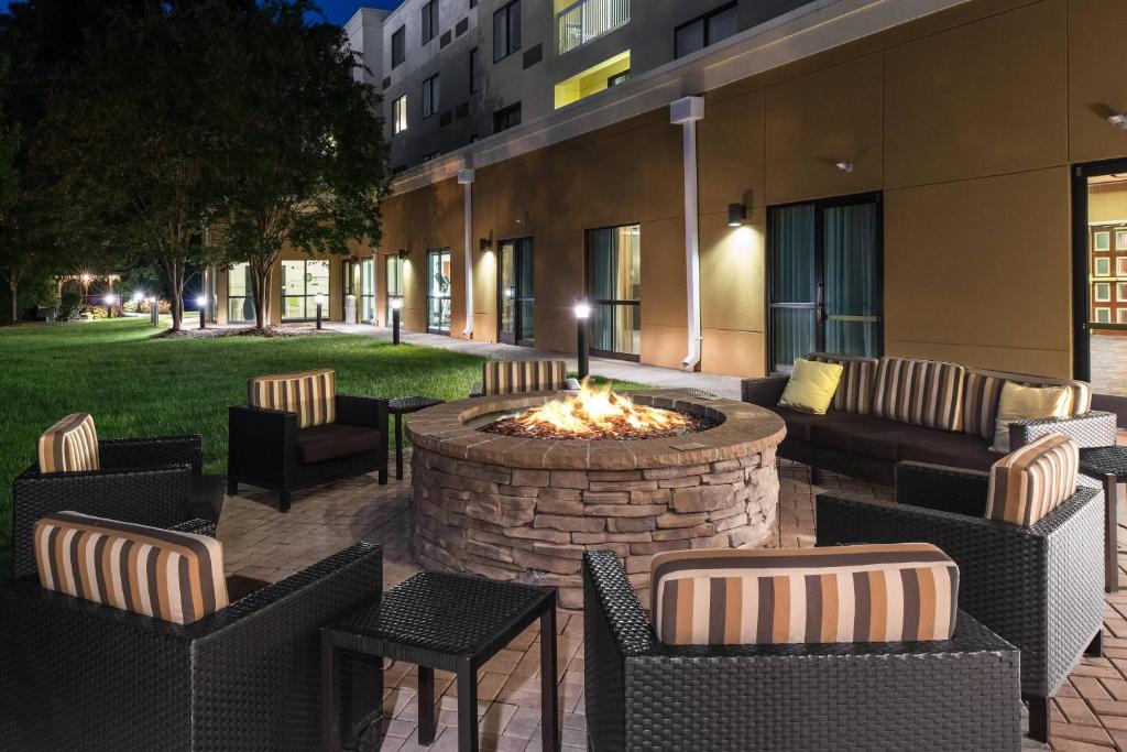 Courtyard by Marriott Charlotte Gastonia image
