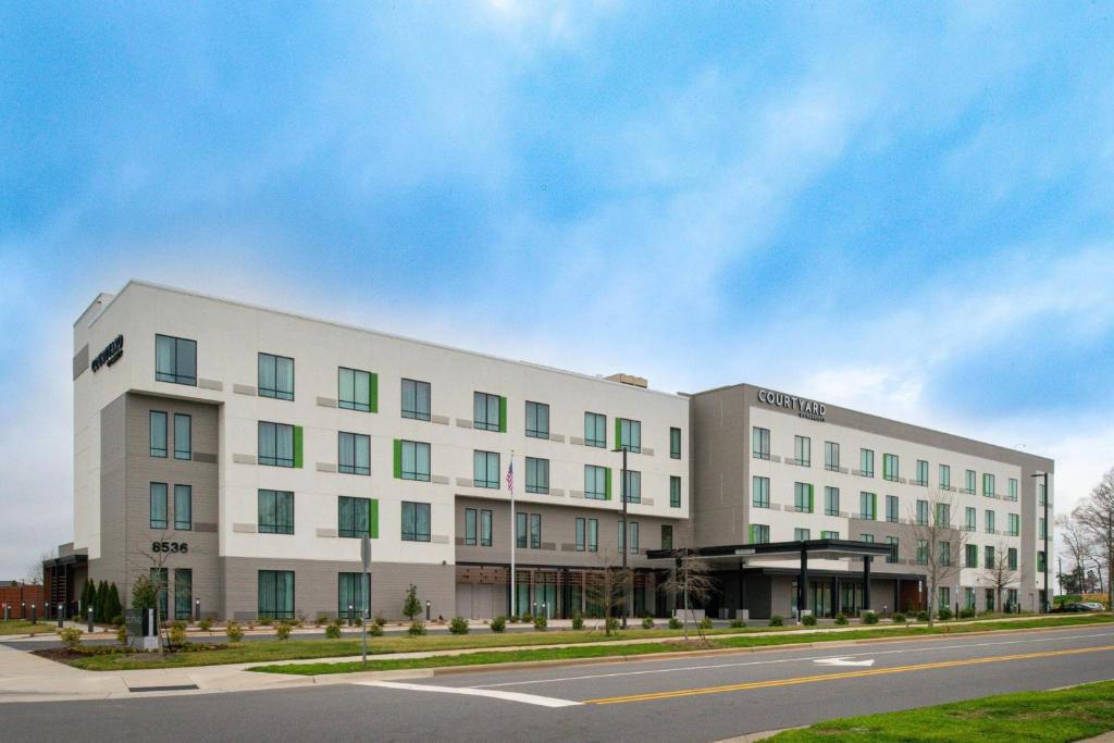 Courtyard by Marriott Charlotte Steele Creek image