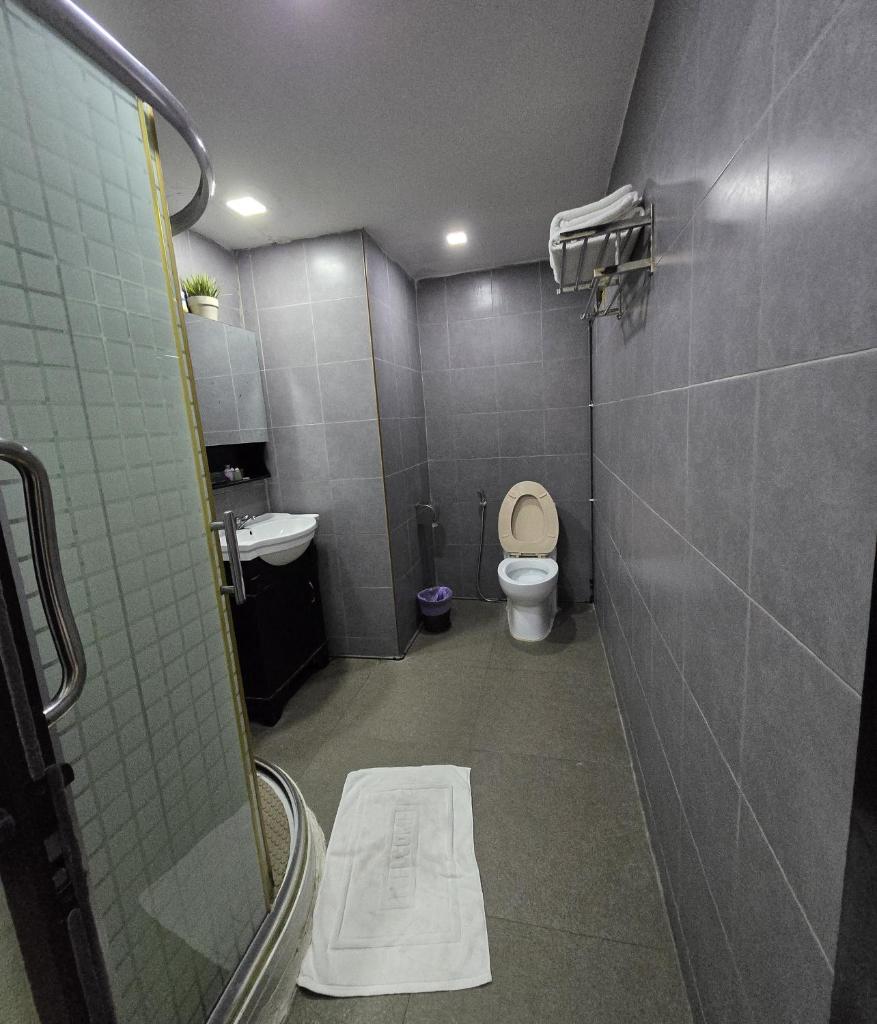 RESIDENCY HOTEL BANGKOK - Tap to explore photos