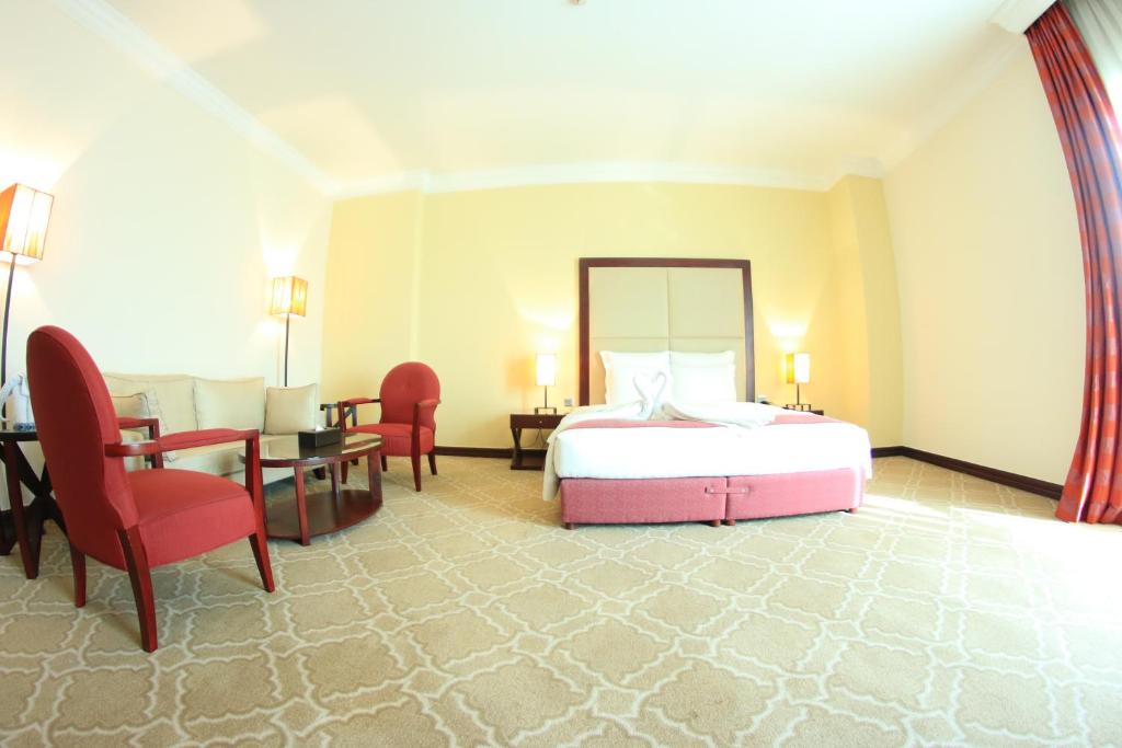 Сьюит (Бизнес-люкс), Grand Regal Hotel