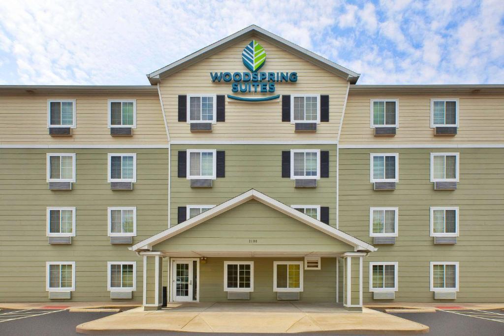 WoodSpring Suites St Louis St Charles image