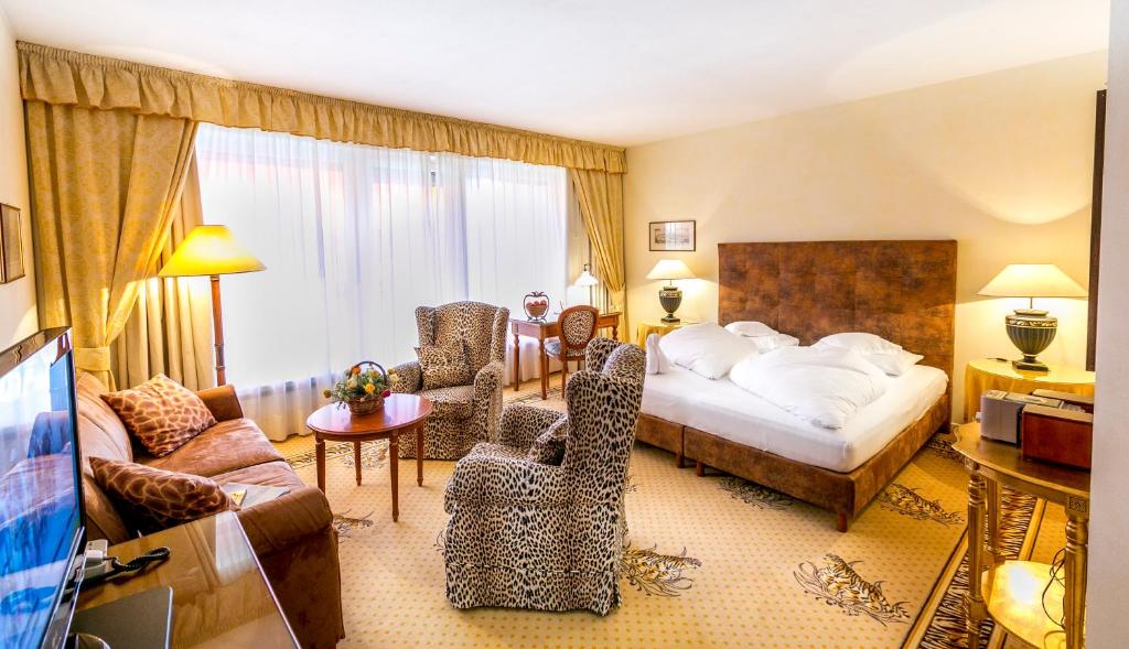 Dominik Alpine City Wellness Hotel - Adults only photo 3