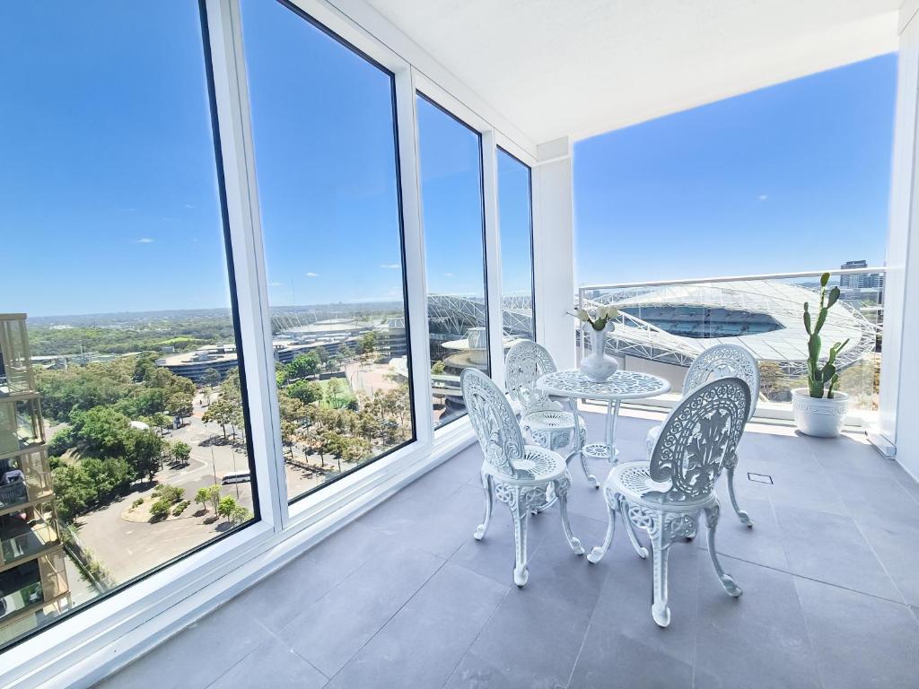 Olympic Park Escape 2BR w Gym, Pool & Free Parking photo 3