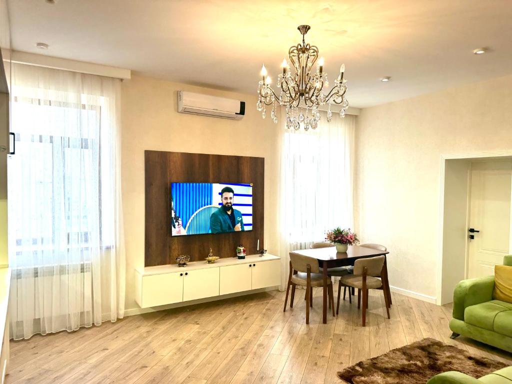 Elegant Stay in Downtown Baku photo 2