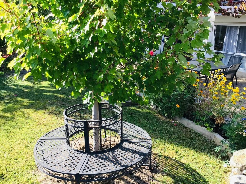Relaxing Retreat, 900m walk to shops & restaurants photo 4