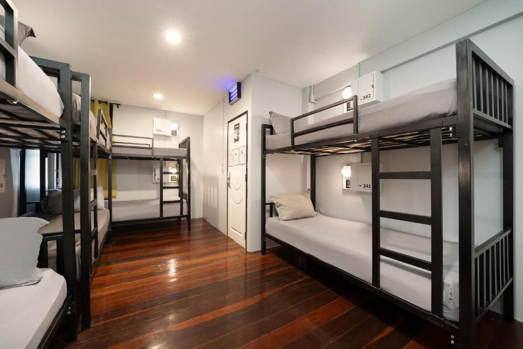 OH Hostels - Bangkok Room Type - Bed in 8-Bed Dormitory No Curtains (340)
