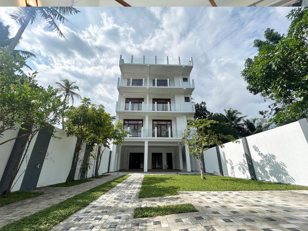O2 Luxe Living - Private Apartments - Tap to explore photos