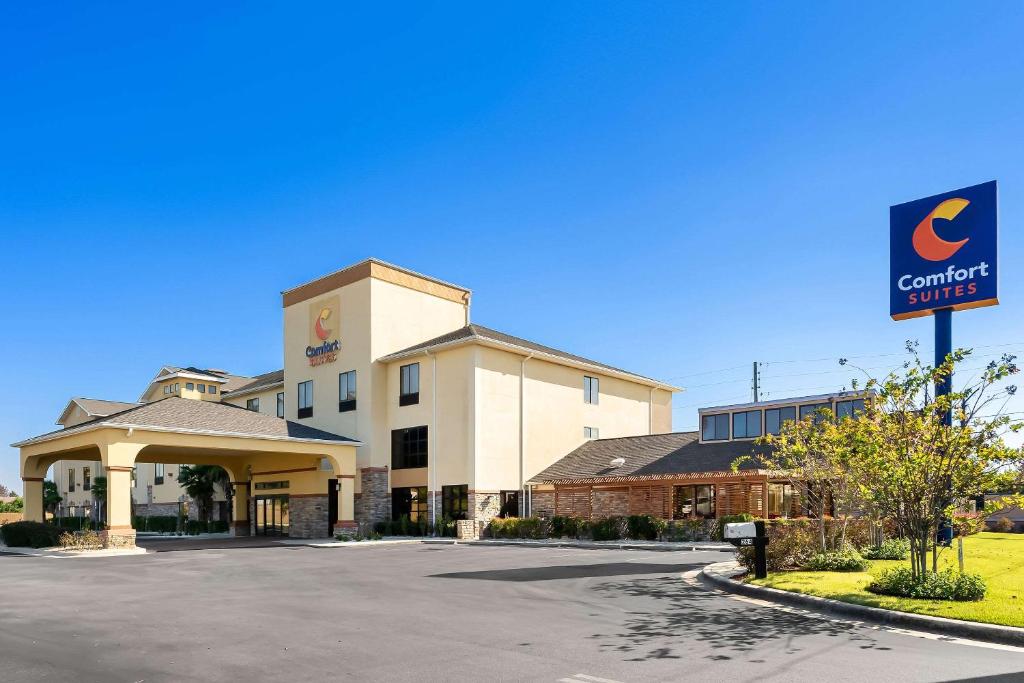Comfort Suites image