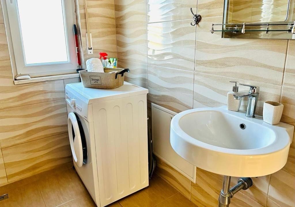 Valamar Sea View Apartment photo 3