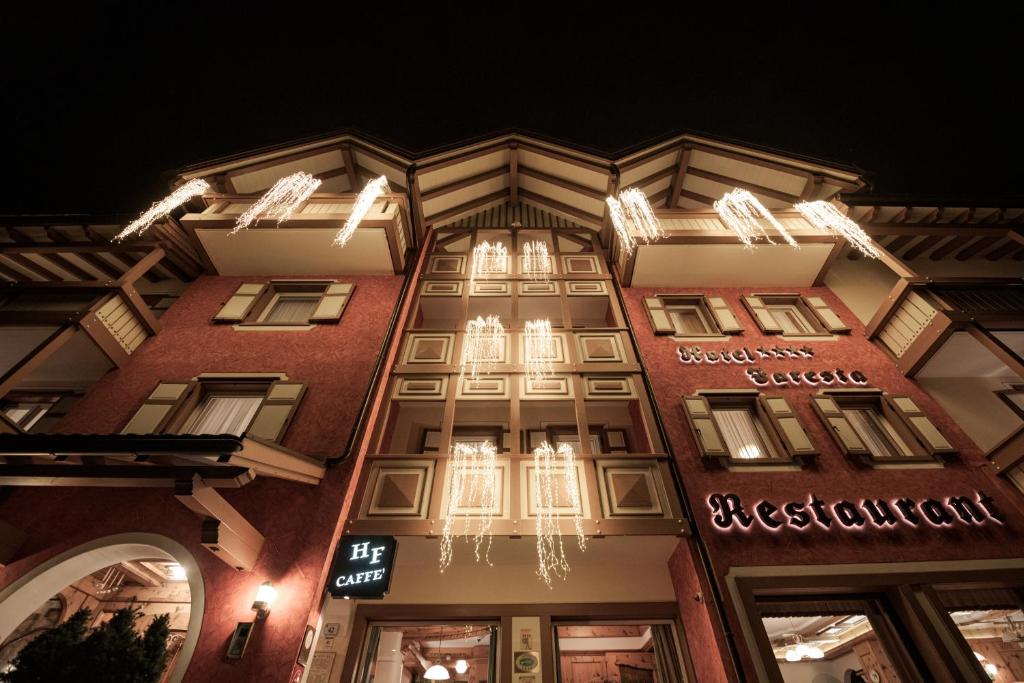 Hotel Foresta - Tap to explore photos
