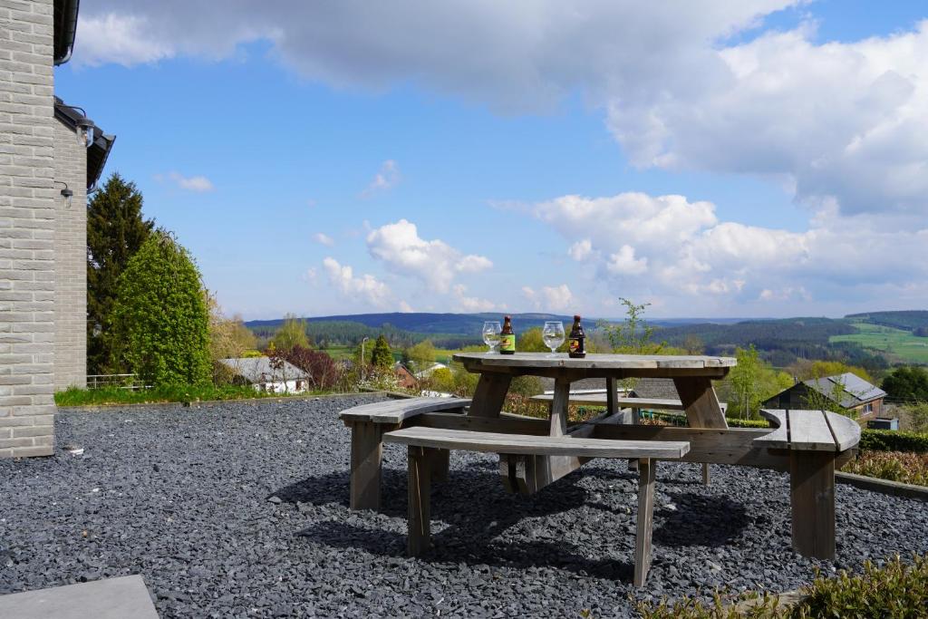 "Petite perle en Haute Ardenne" avec vue sur la vallée, cabine infra-rouge et bain balnéo photo 3
