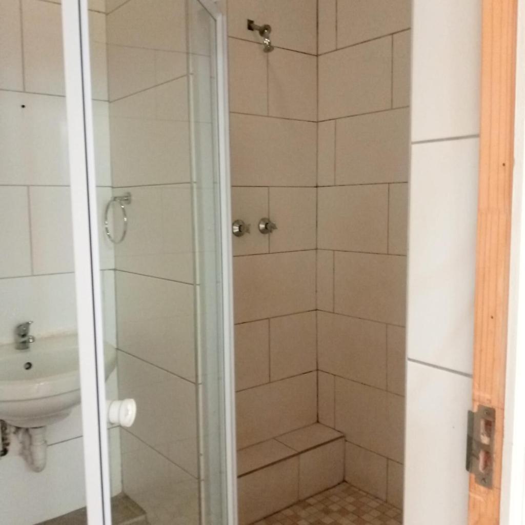 Sunshine Guest House Room Type - Family Room with Private Bathroom