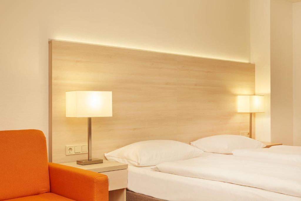 Двухместный (Улучшенный двухместный номер с 1 кроватью), H+ Hotel Limes Thermen Aalen