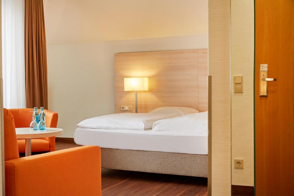 Двухместный (Улучшенный двухместный номер с 1 кроватью), H+ Hotel Limes Thermen Aalen