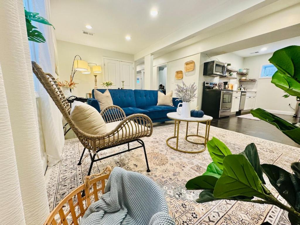 Modern Oasis-steps from DC with free private parking image