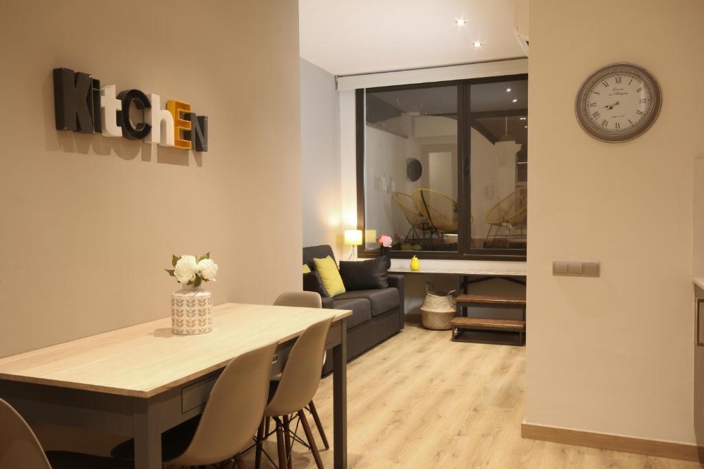 Апартаменты (Апартаменты № 5-3), Suite Place Barcelona Còrsega