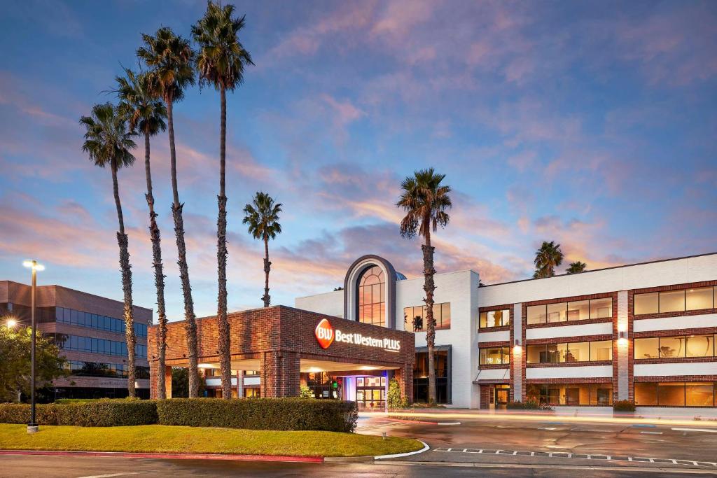 Best Western Plus Meridian Inn & Suites, Anaheim-Orange image