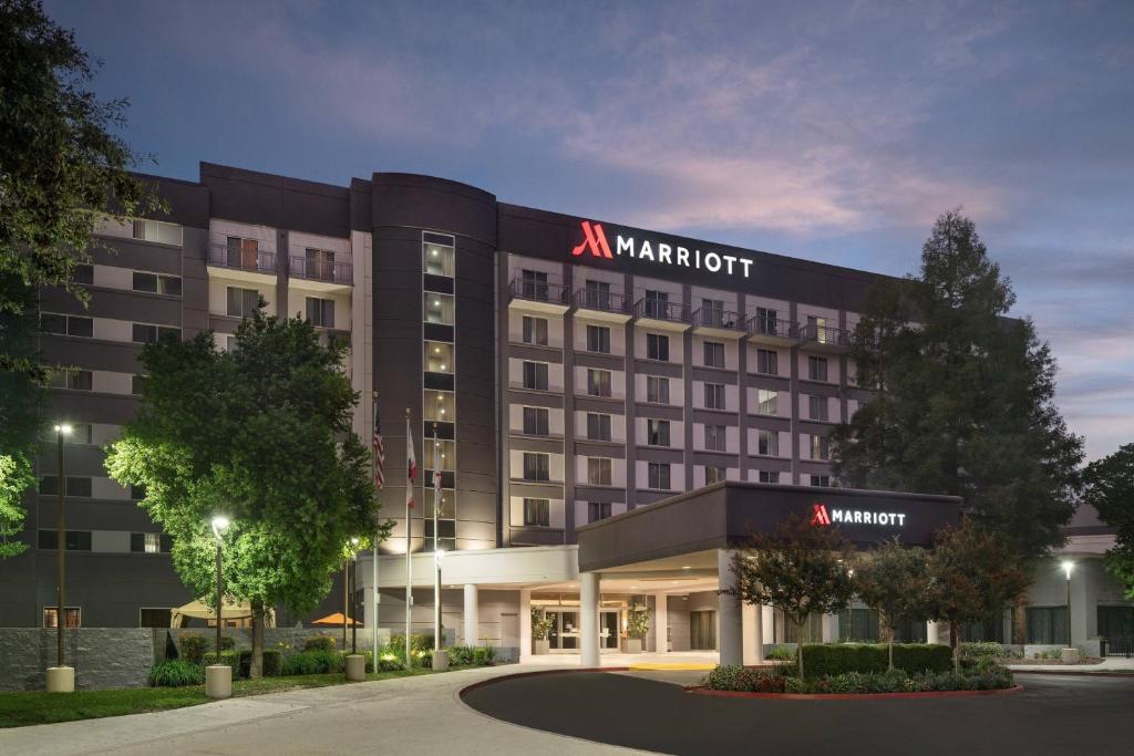 Visalia Marriott at the Convention Center image