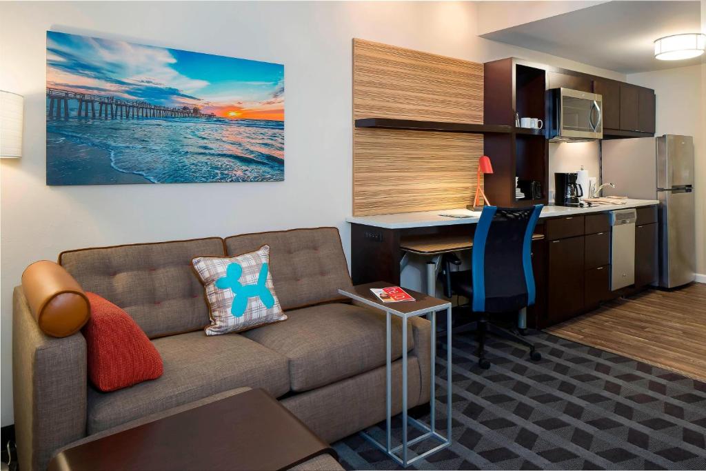 TownePlace Suites by Marriott Fort Myers Estero image
