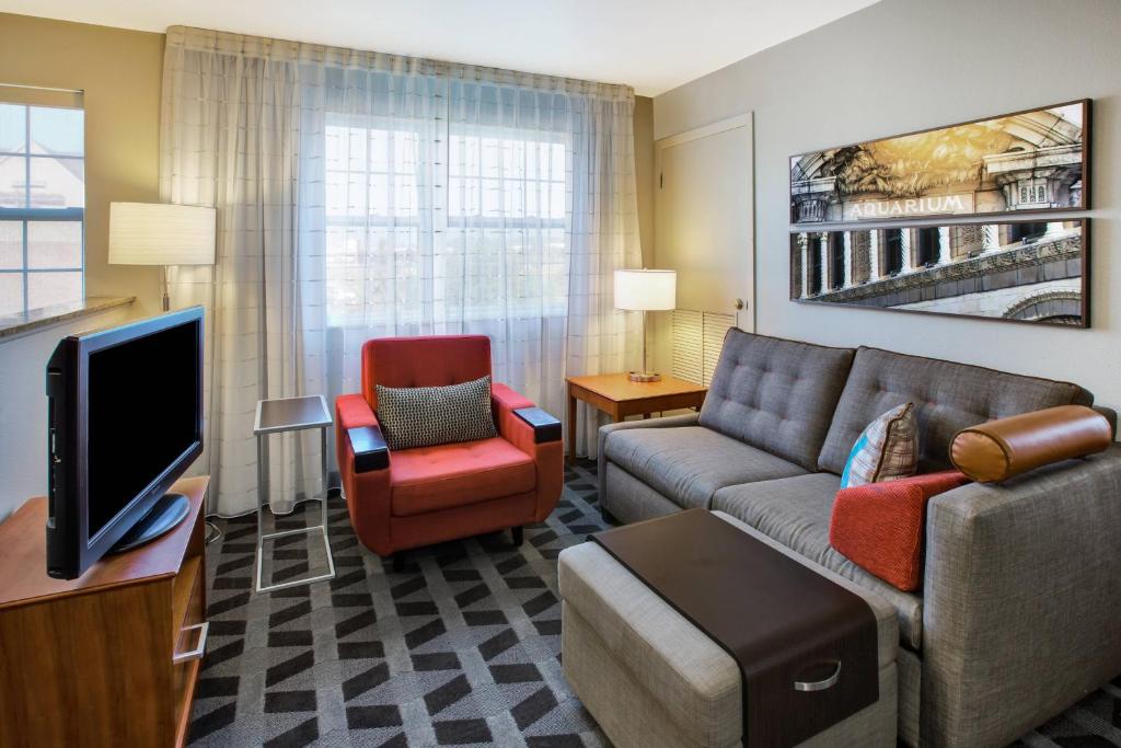 Towneplace Suites By Marriott Detroit Livonia image