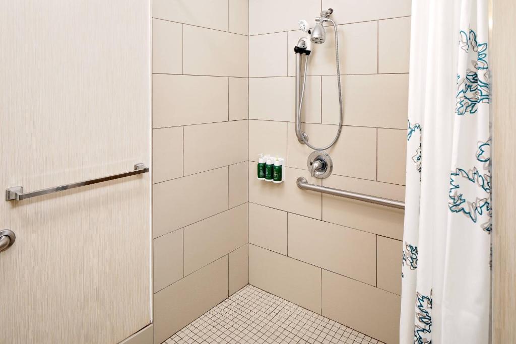 Residence Inn by Marriott Cherry Hill Philadelphia - Tap to explore photos