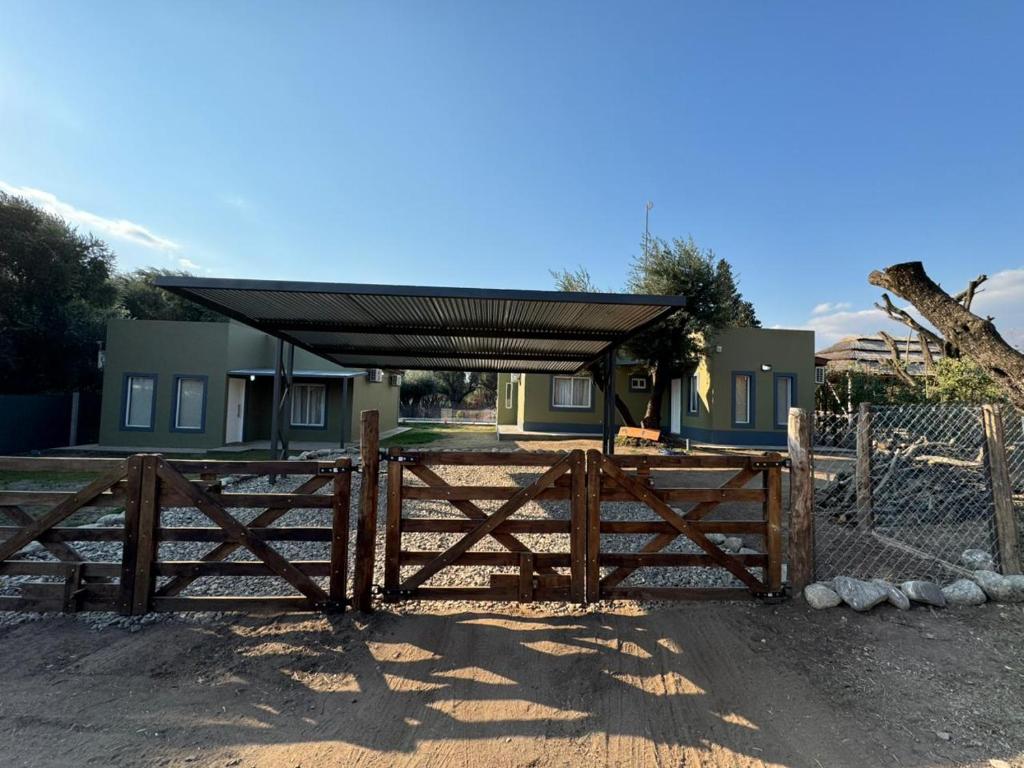 "Rincón de Olivos" Alojamiento entero en complejo con piscina