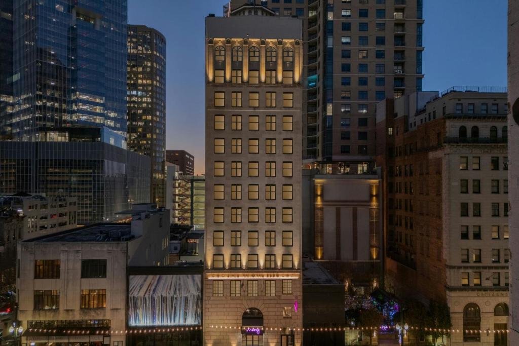 Moxy Houston Downtown image