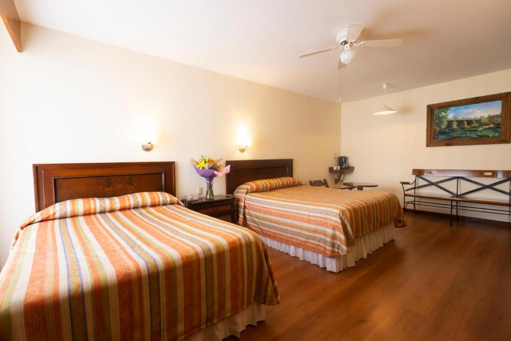 Plaza Uruapan Hotel  - Tap to explore photos