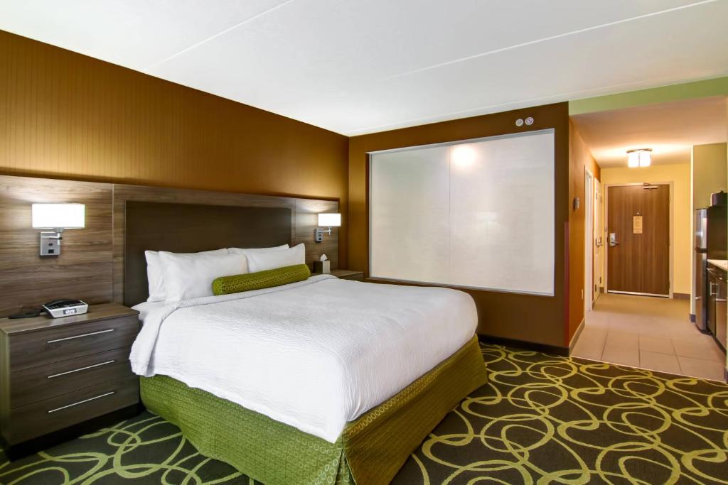 TownePlace Suites by Marriott Kincardine - Tap to explore photos