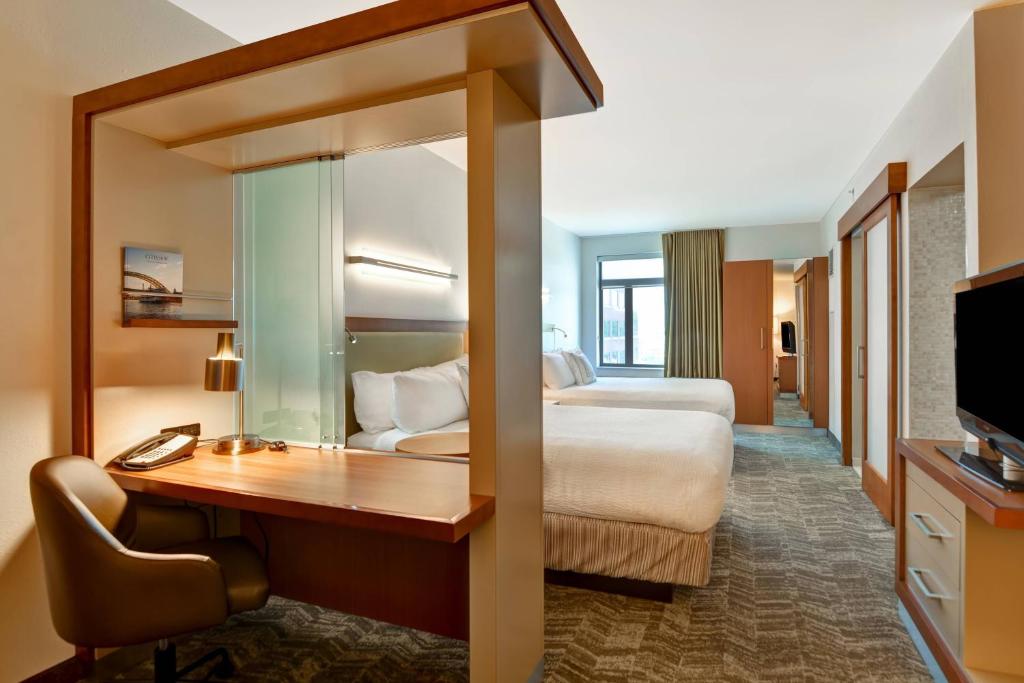 Springhill Suites by Marriott Midtown Cincinnati - Tap to explore photos