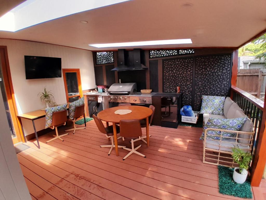 Ocean Oasis Rosebud photo 3