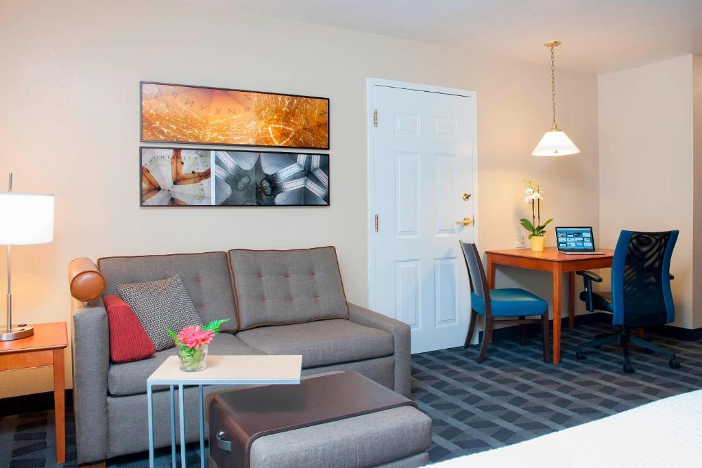 TownePlace Suites Indianapolis Keystone image