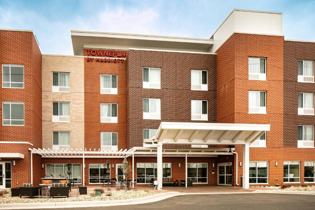 TownePlace Suites by Marriott Dubuque Downtown image