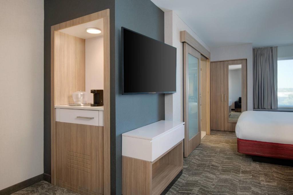 SpringHill Suites by Marriott Indianapolis Keystone - Tap to explore photos