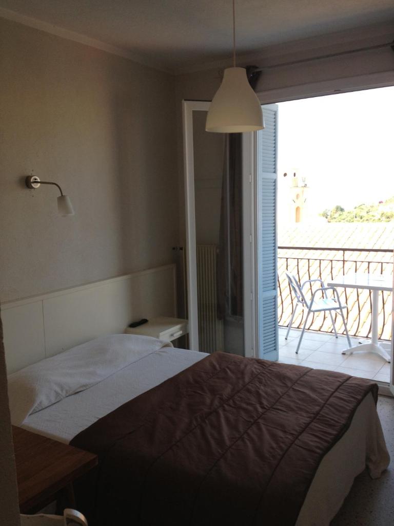 Hotel Cyrnos photo 3
