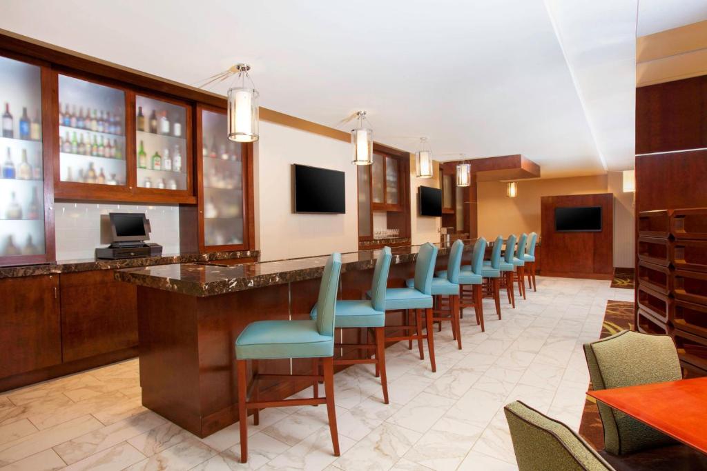 Sheraton Pittsburgh Airport Hotel image
