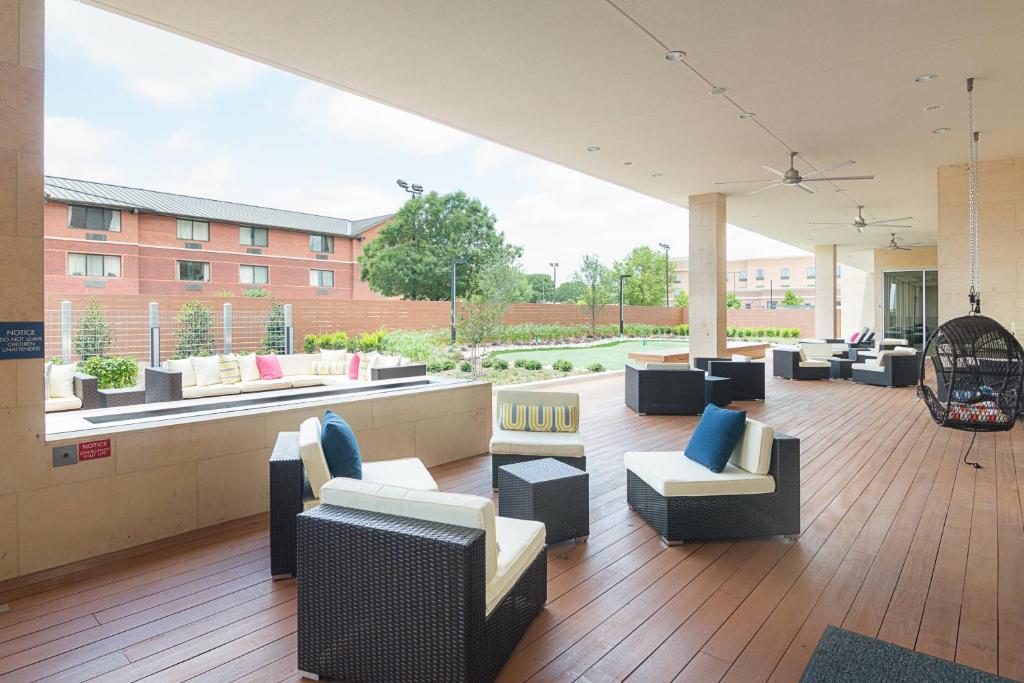 SpringHill Suites by Marriott Fort Worth Fossil Creek - Tap to explore photos