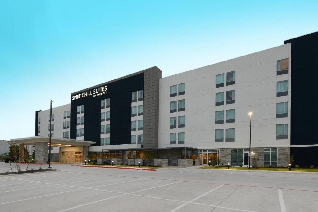 SpringHill Suites by Marriott Dallas DFW Airport South/CentrePort image