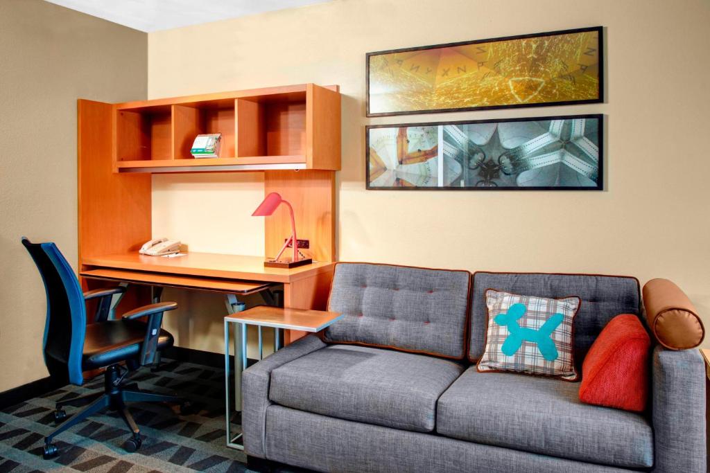 TownePlace Suites by Marriott Fresno image