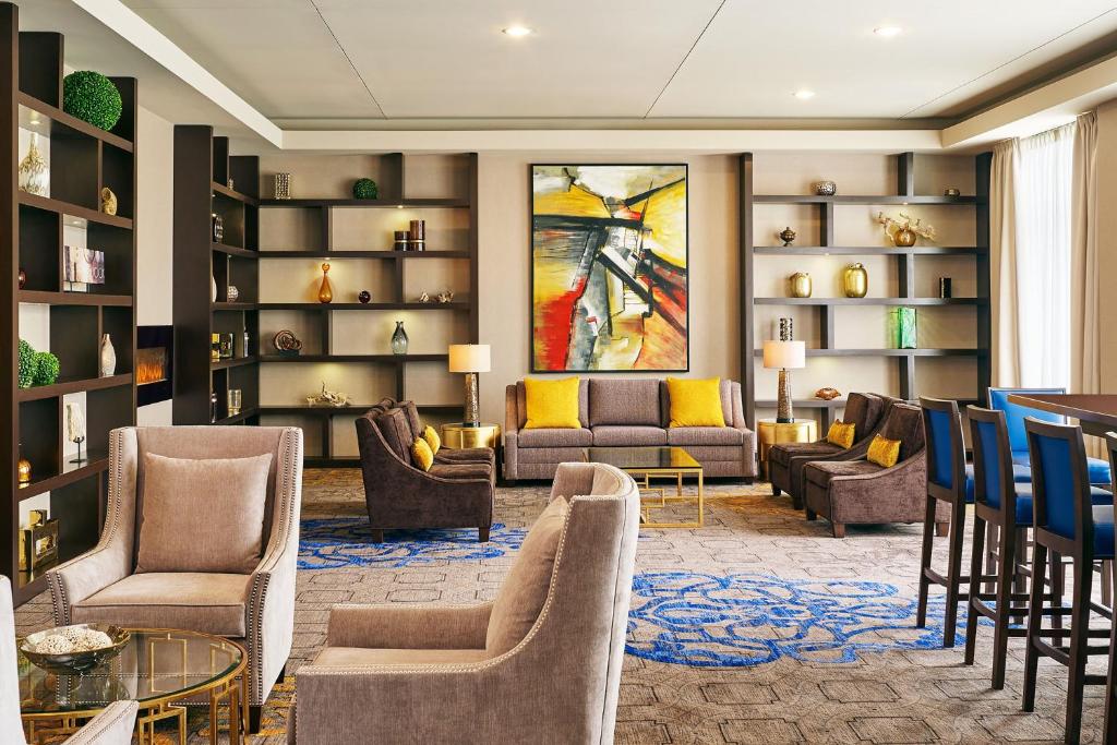 Sheraton Lisle Naperville Hotel image