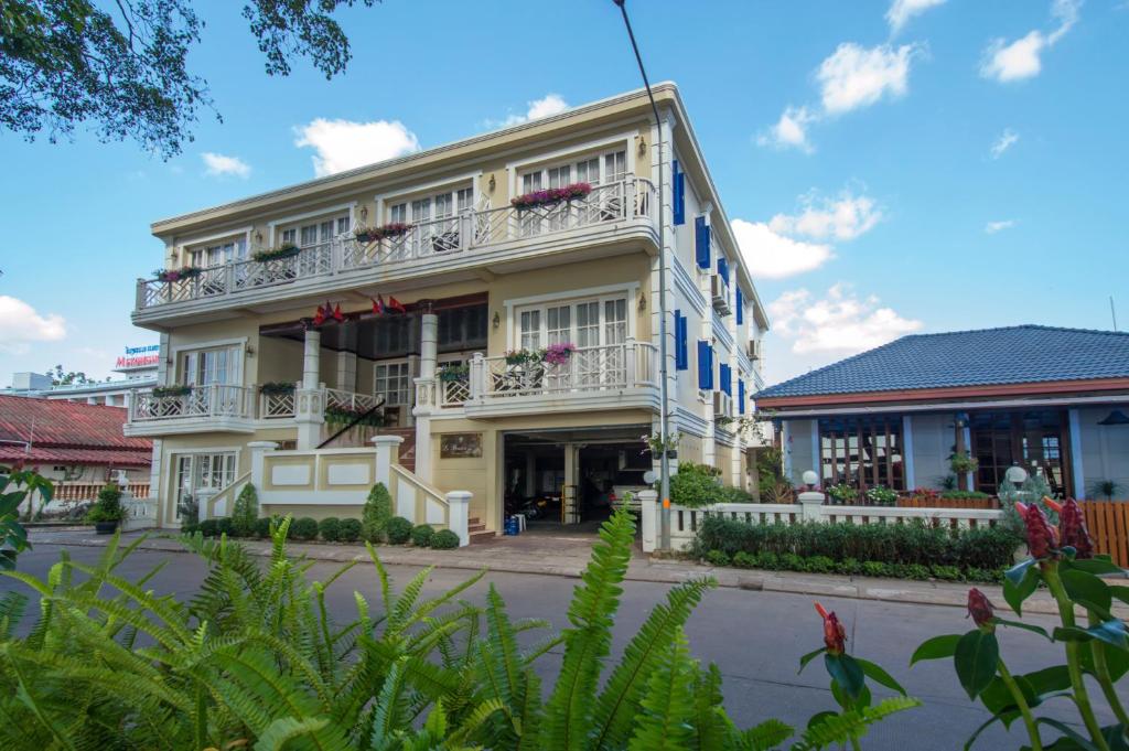 Le Bouton D'or Boutique Hotel photo 3