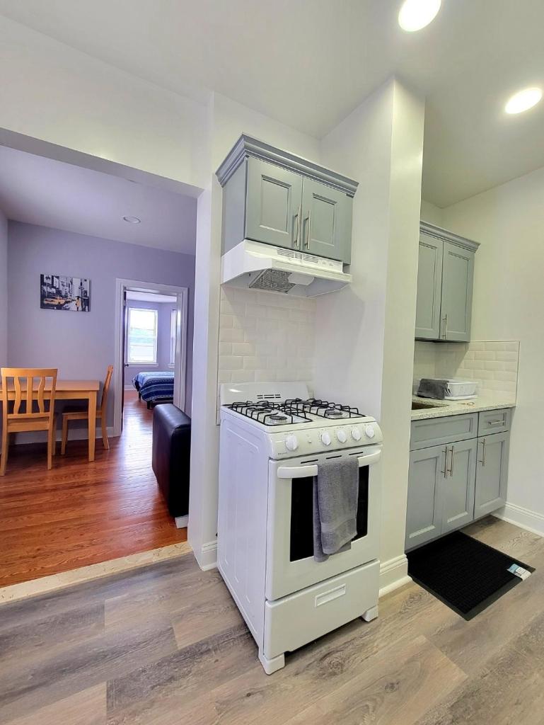 Hudson Suite 30 min to midtown image