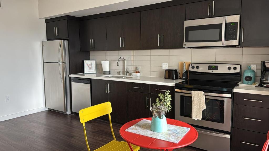 Hollywood loft FREE parking and WIFI image