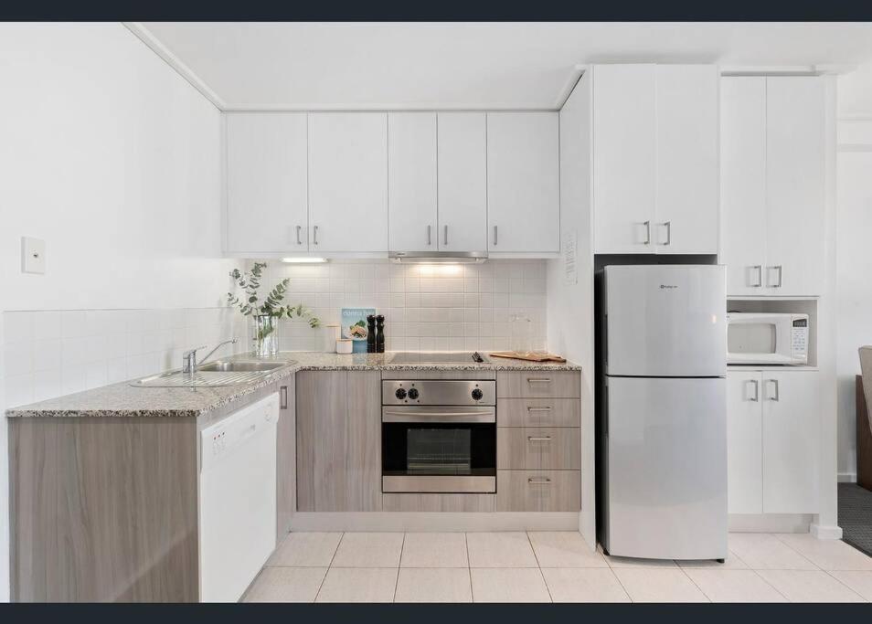 Jolimont Gem - East Melbourne Private Apt - MCG & Rod Laver Arena photo 4