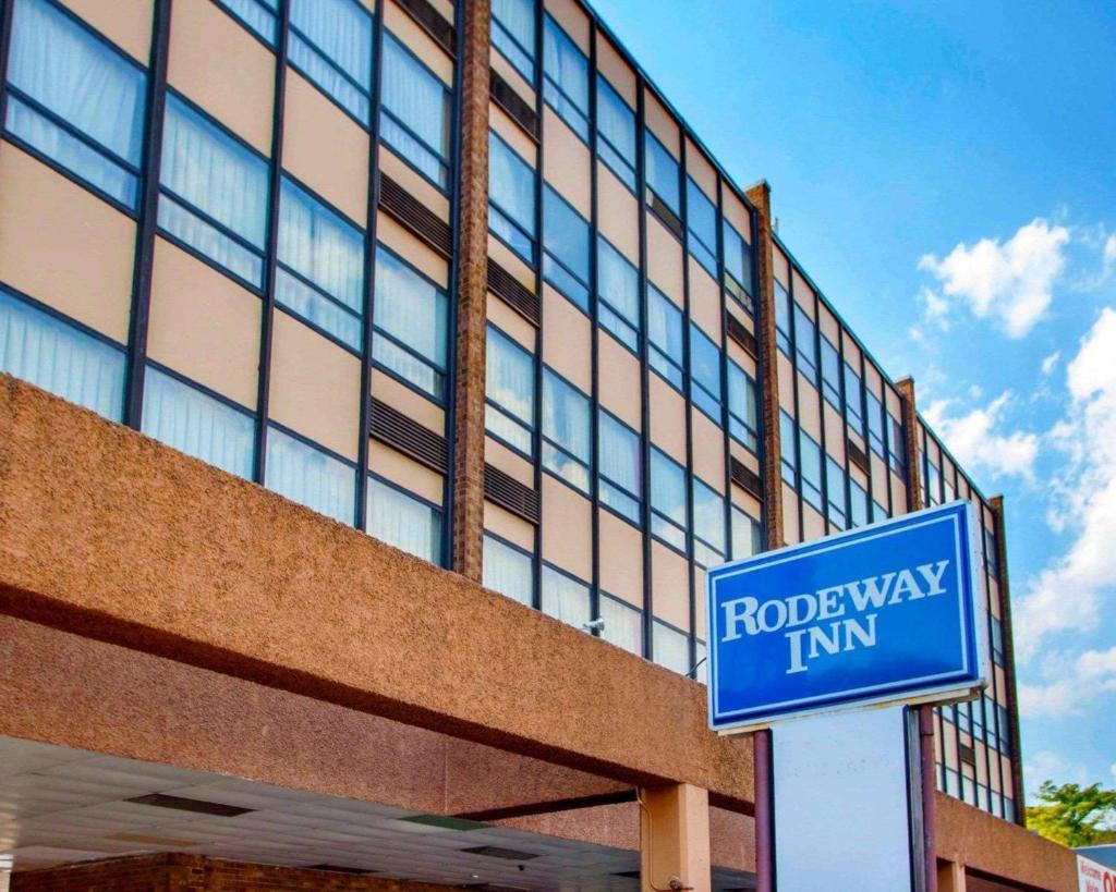 Rodeway Inn Meadowlands image