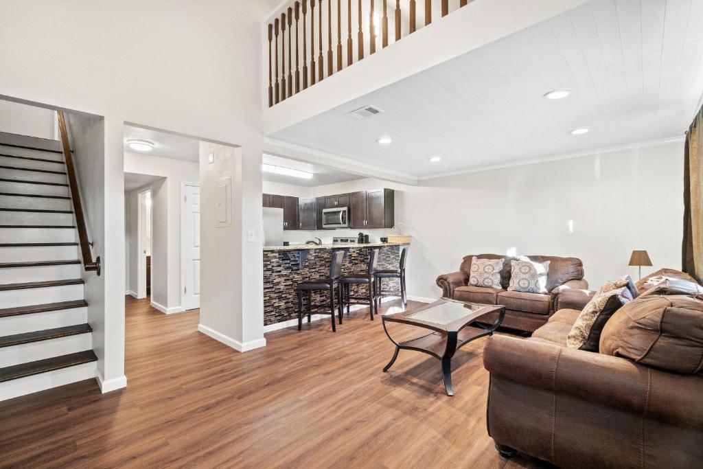 5218 Beach Dr A image