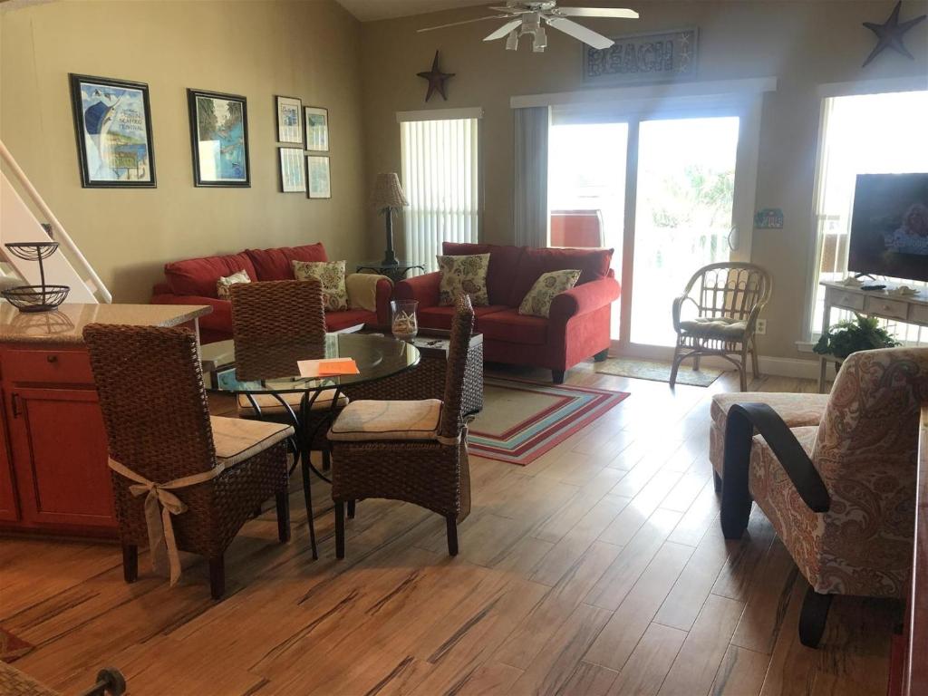 8 E Two Bedroom Condo image