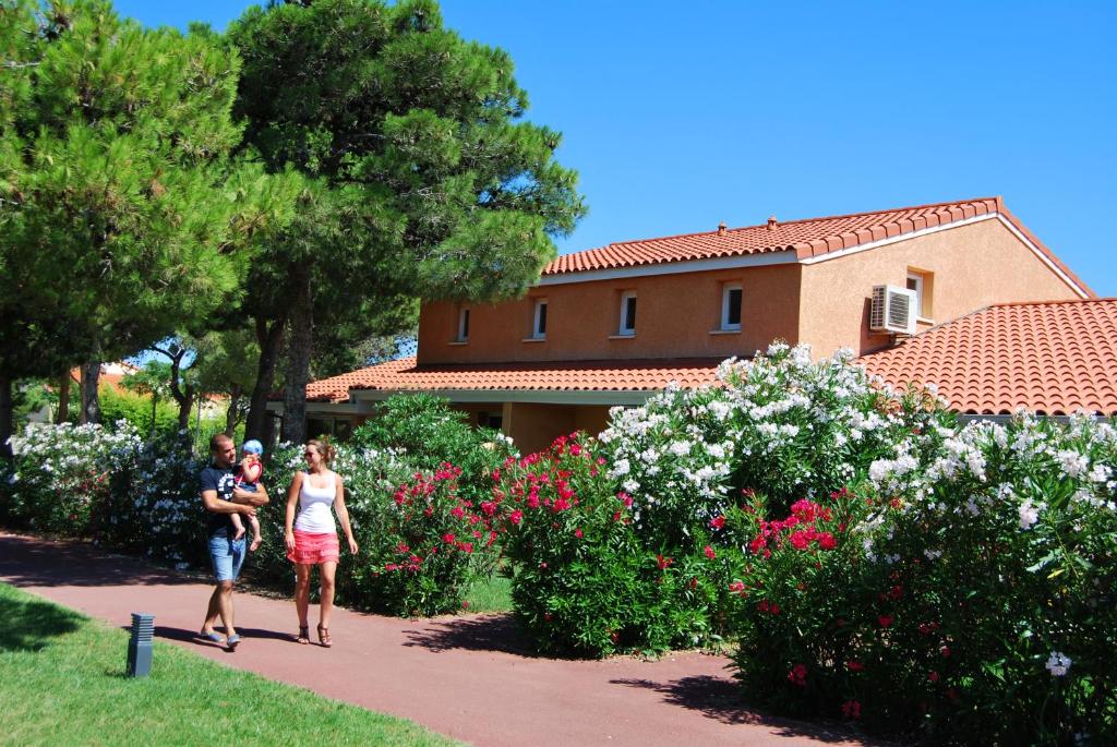 Lagrange Grand Bleu Vacances – Résidence Le Mas de Torreilles photo 3
