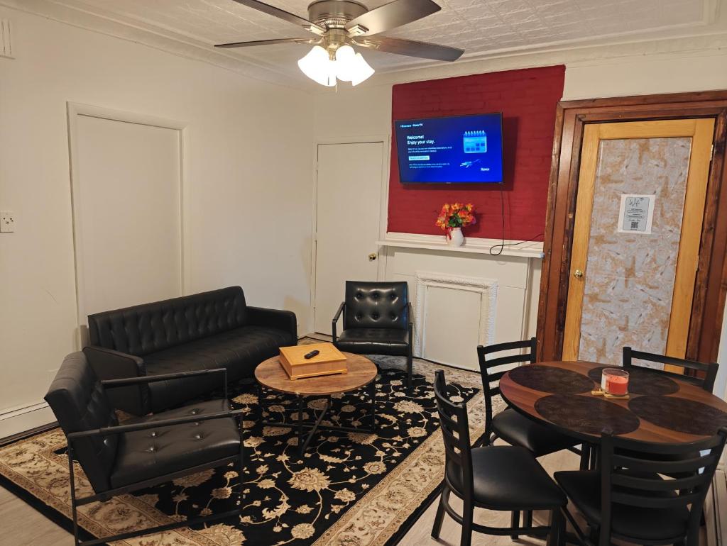 JSQ Apartment, 5 Mins from PATH Station image