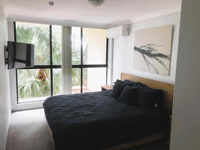 City Oasis - Terrific Location & district views! photo 1